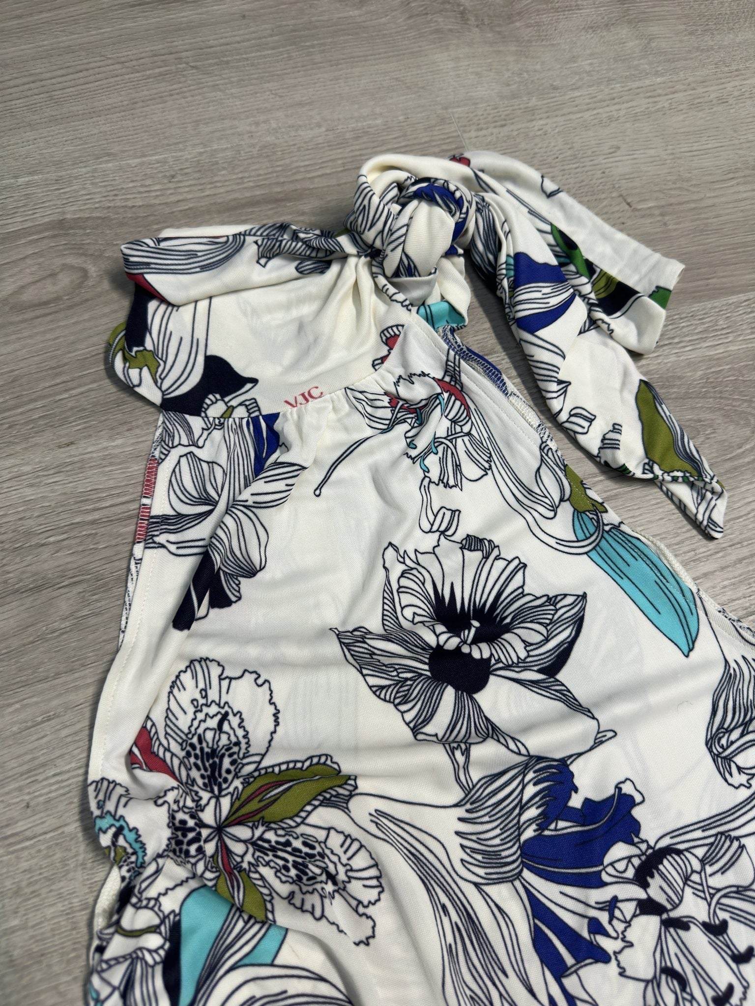 VERSACE VJC WHITE FLOWER TOP