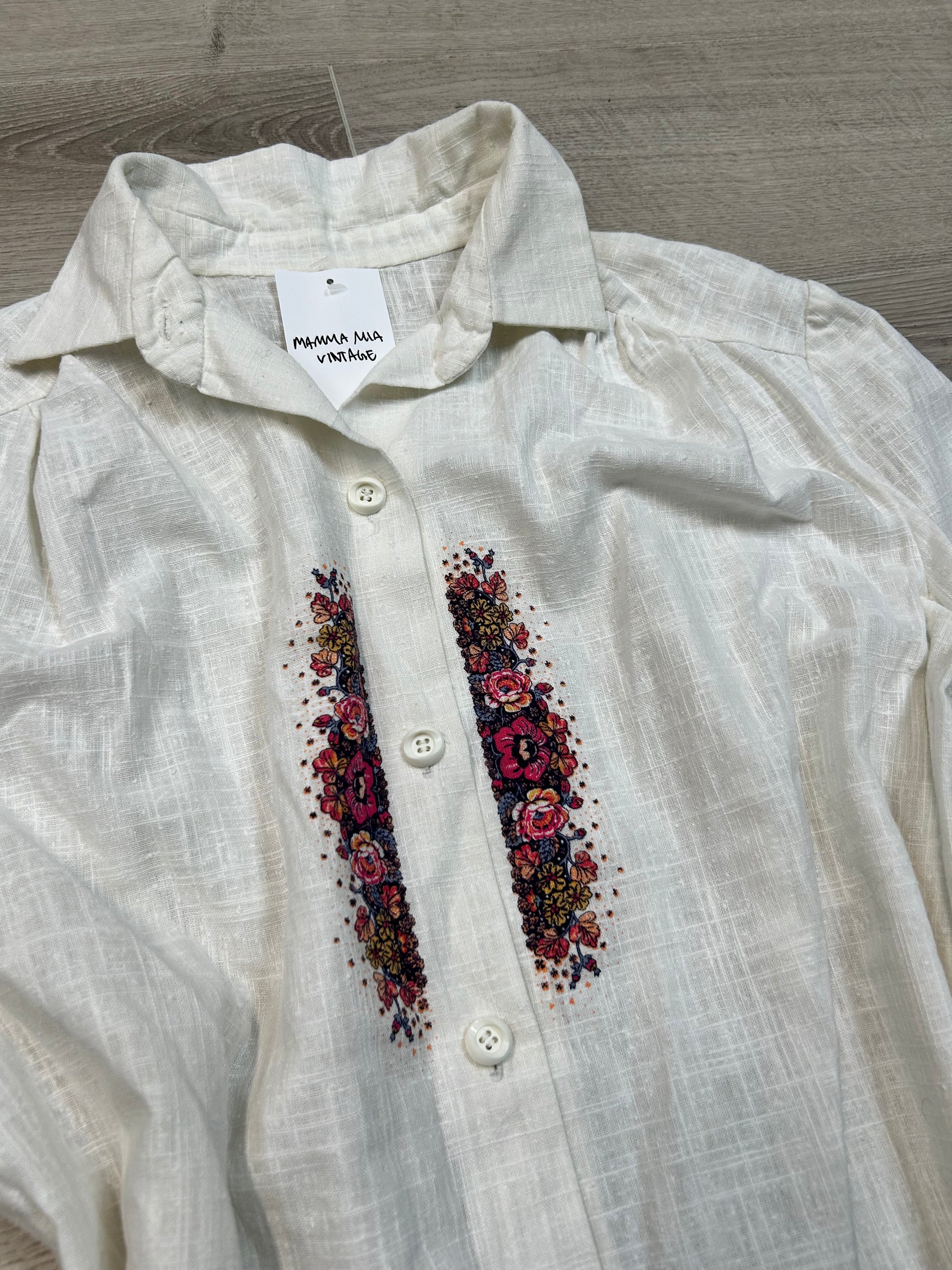 WHITE LINNEN SHIRT WITH FLOWERS