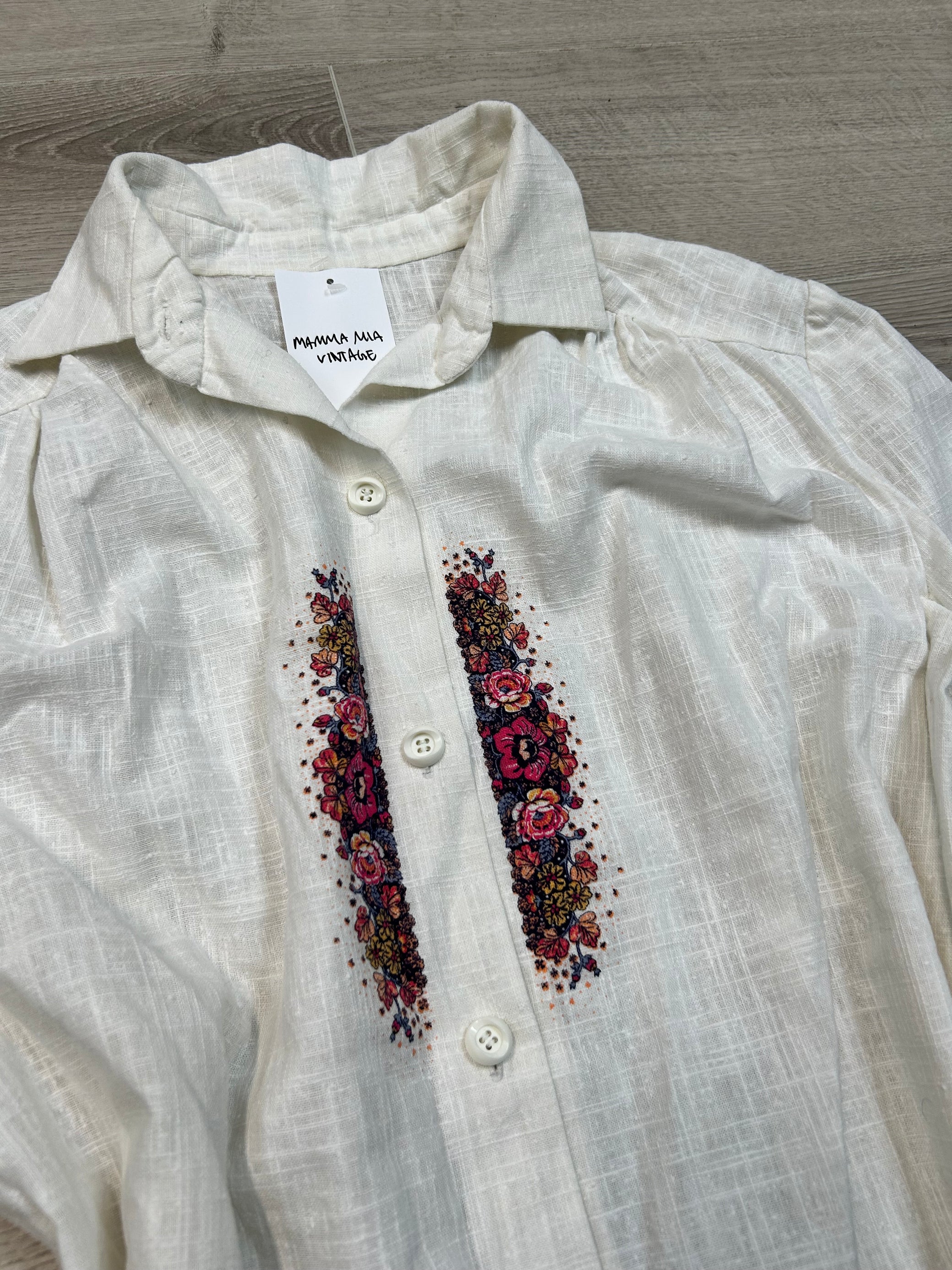 WHITE LINNEN SHIRT WITH FLOWERS