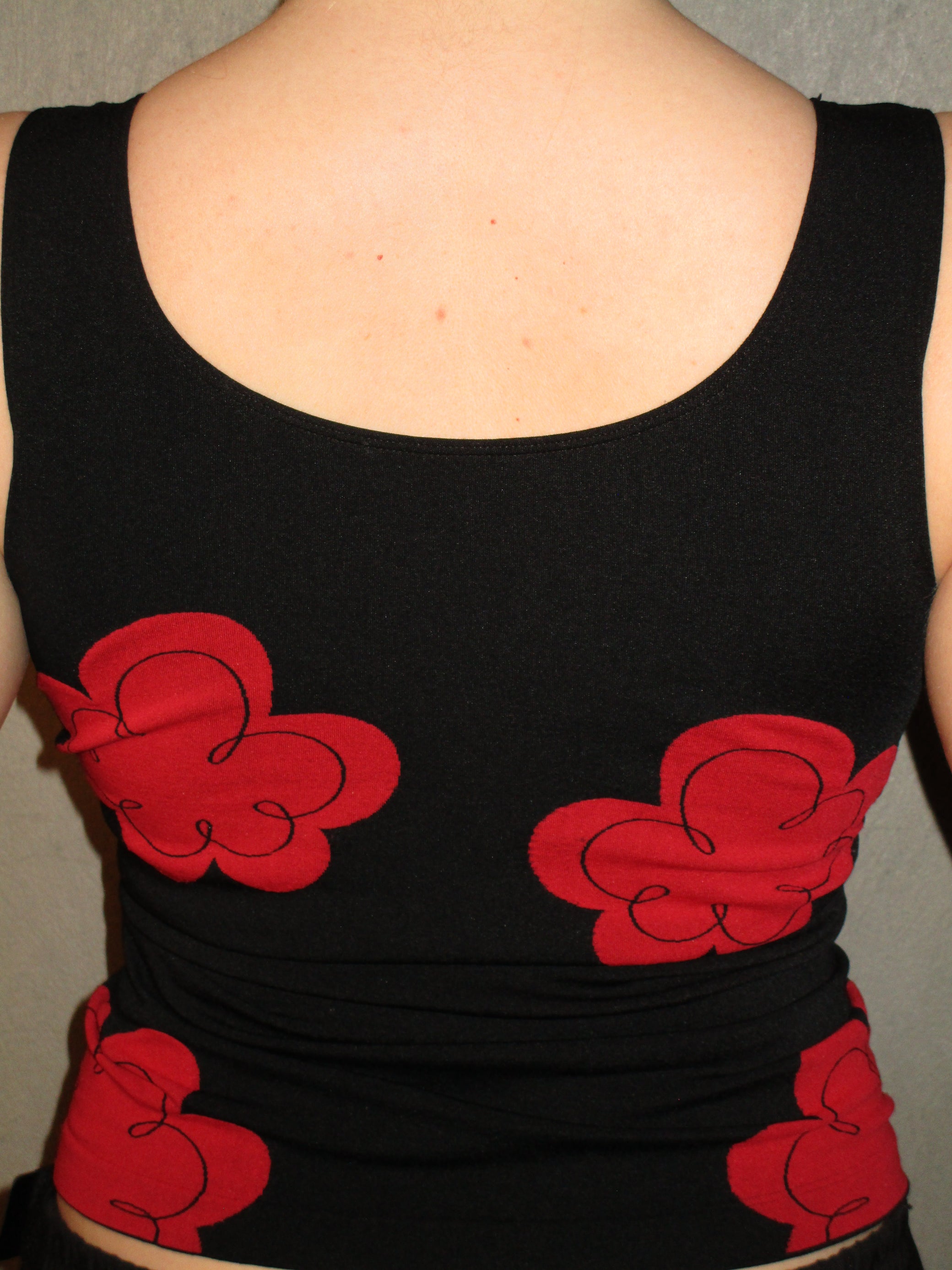 BLACK TOP WITH FLOWERS