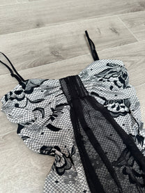 BLACK &amp; WHITE TOP