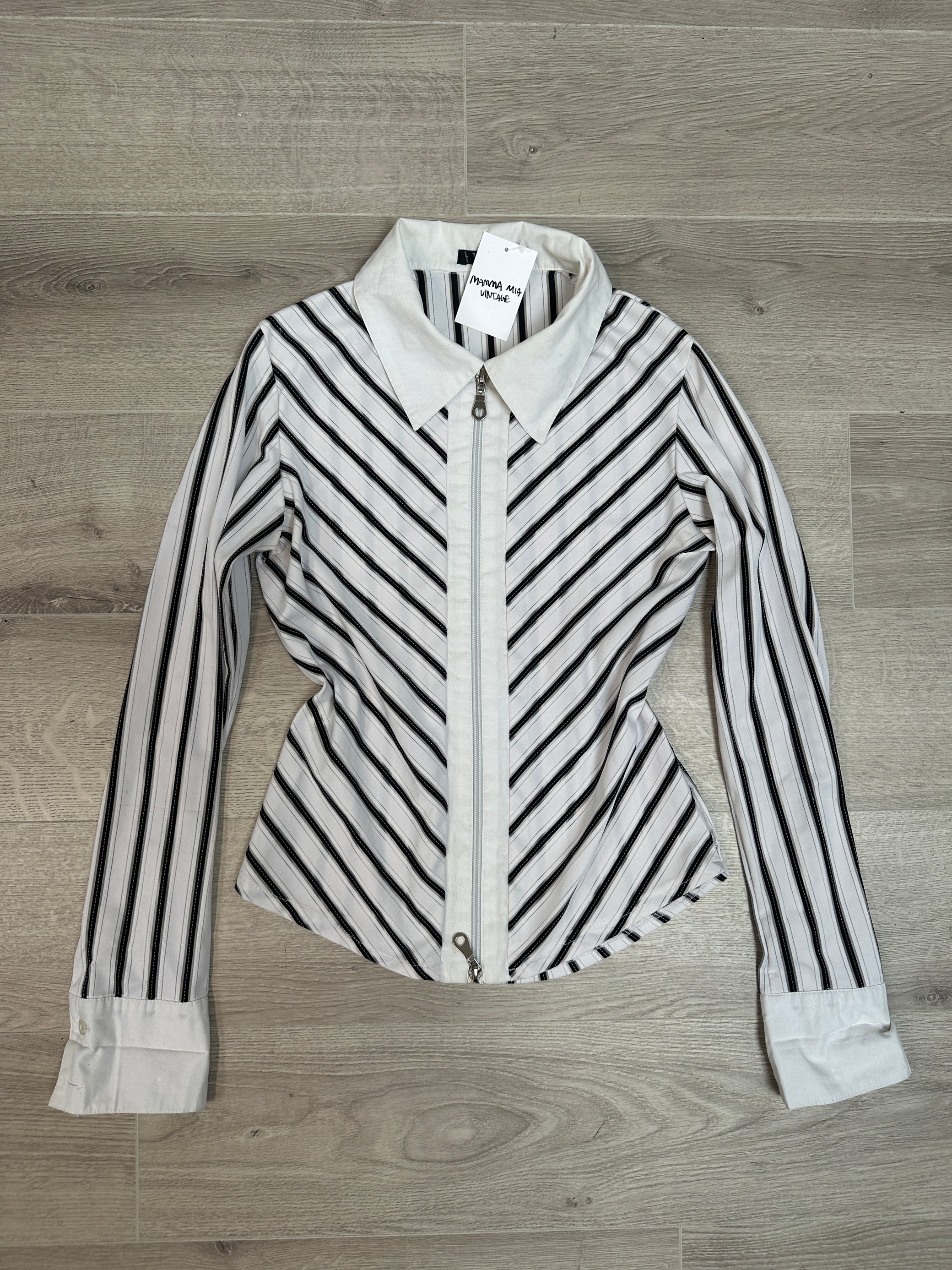 WHITE &amp; BLACK SIP UP SHIRT