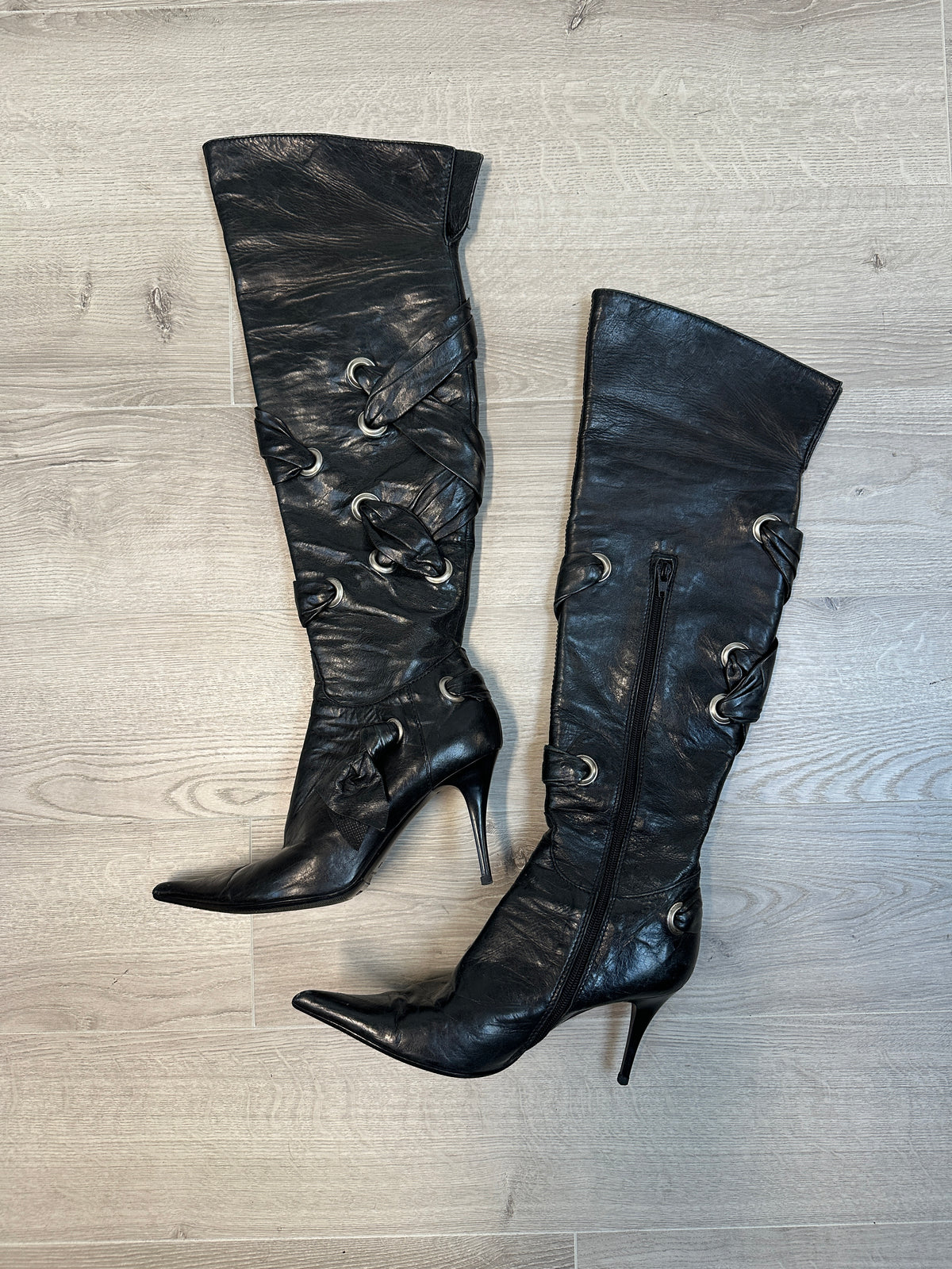 LEATHER BOOTS SIZE 39