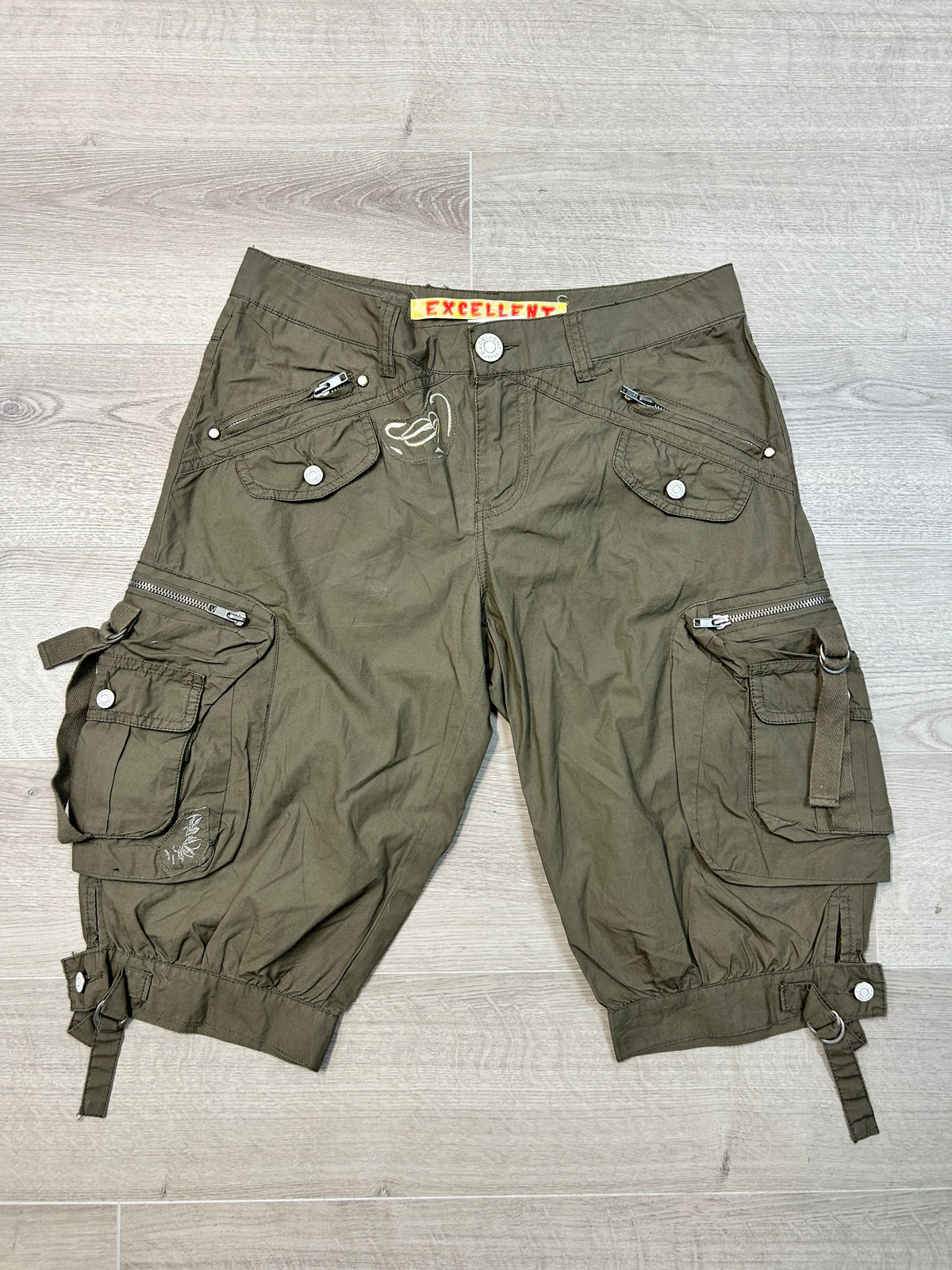 GREEN CARGO SHORTS