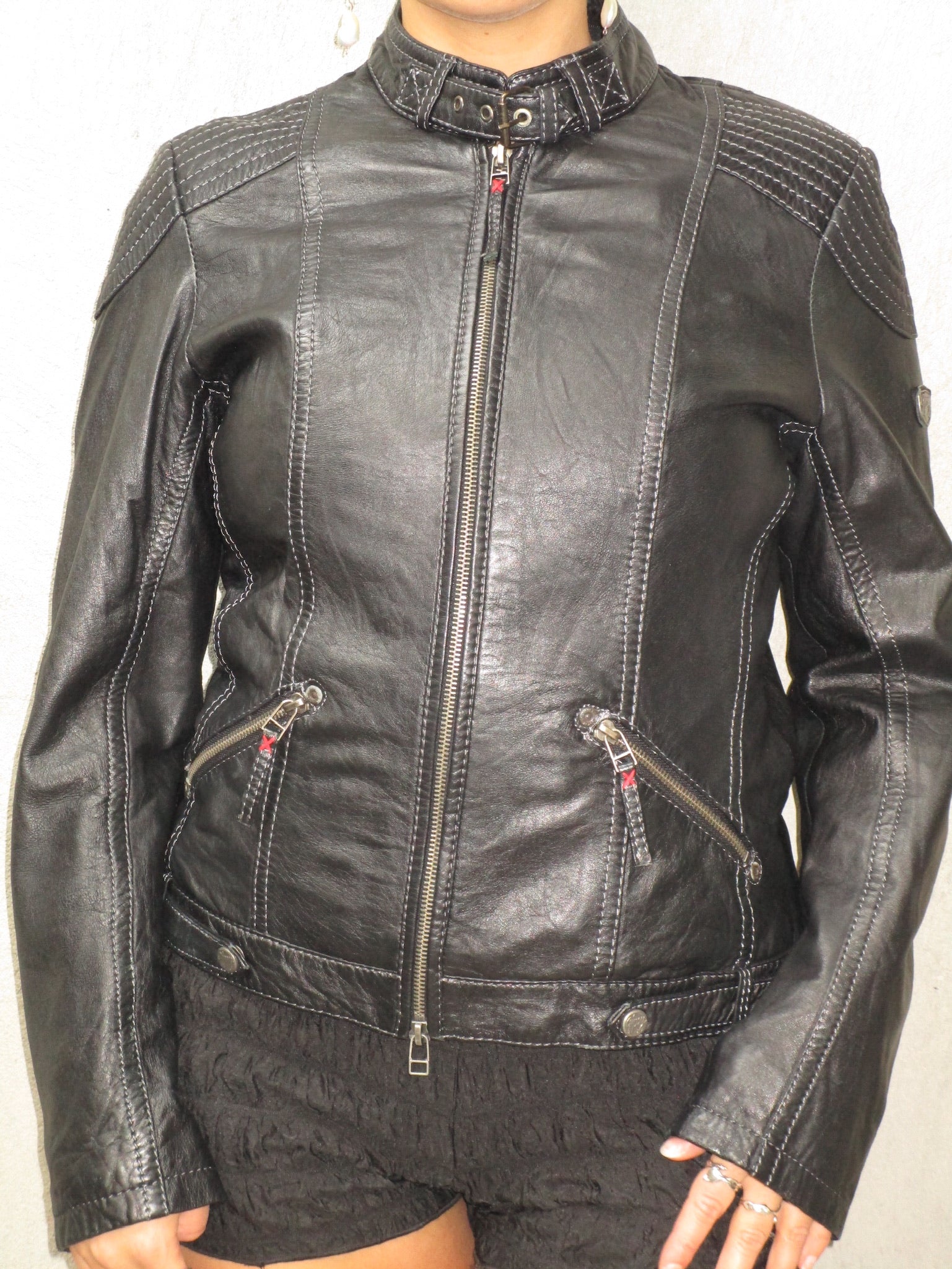 BLACK LEATHER JACKET WITH WHITE STITCHING