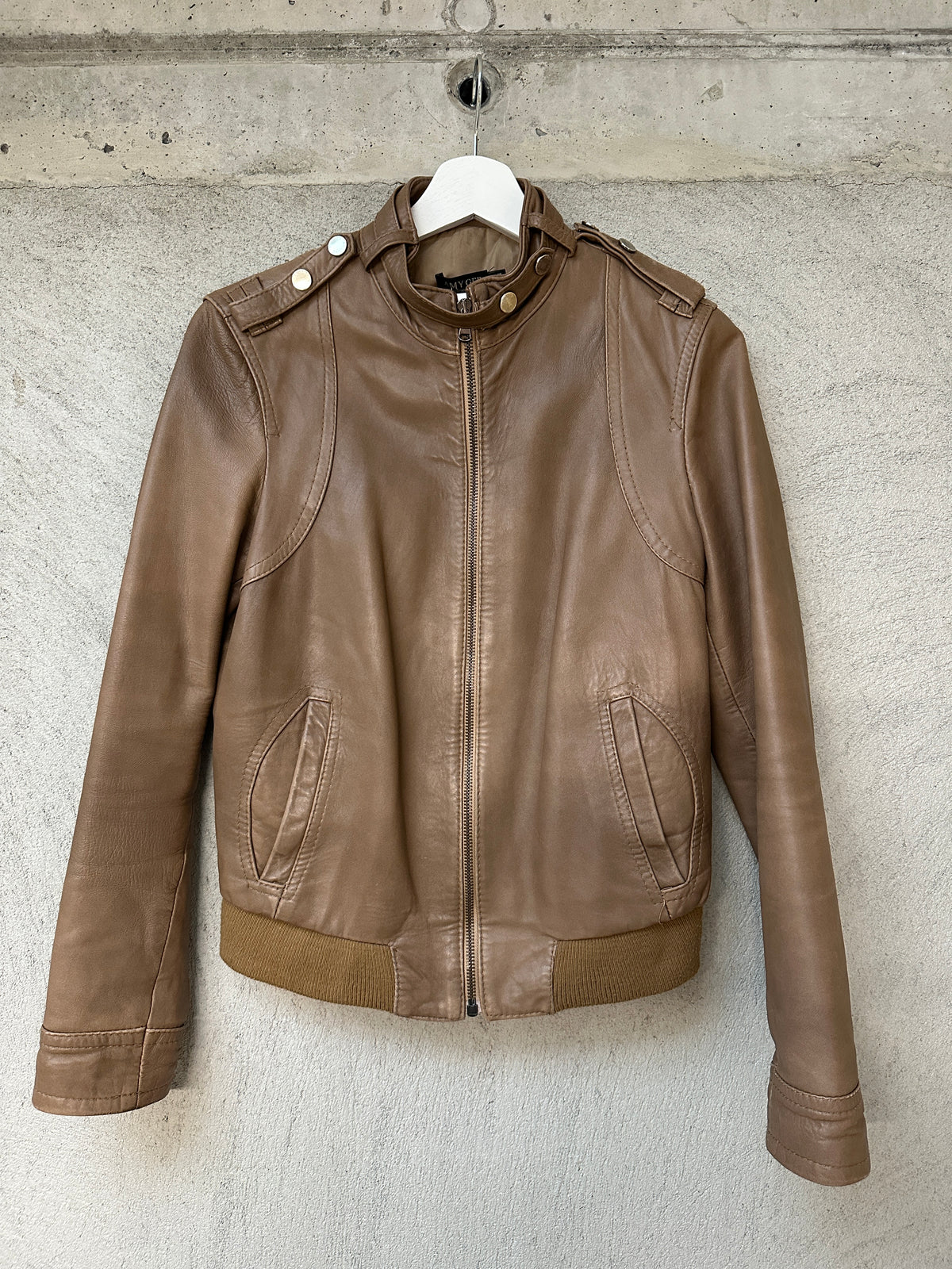 BROWN LEATHER JACKET