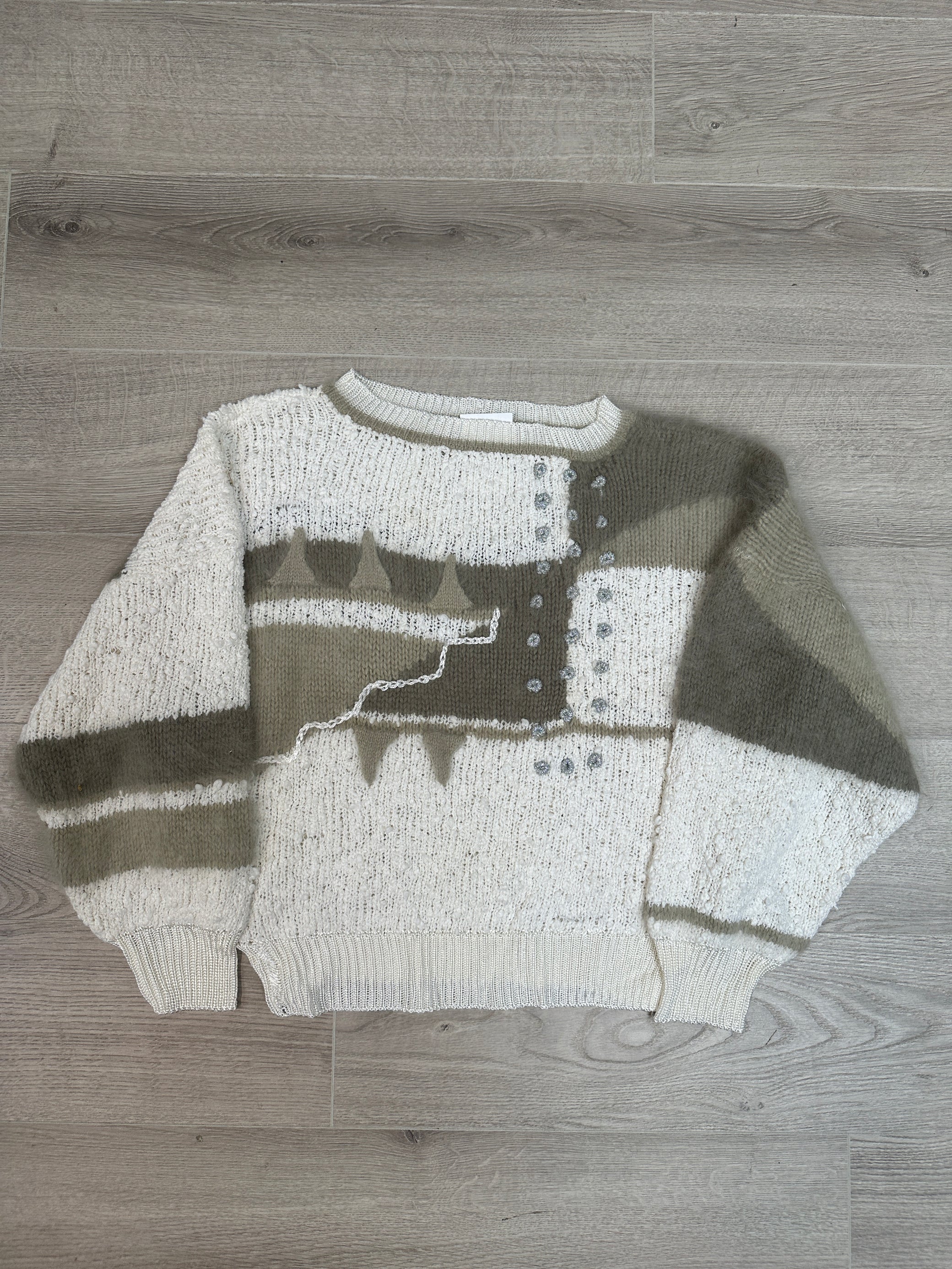 WHITE &amp; BROWN SWEATER