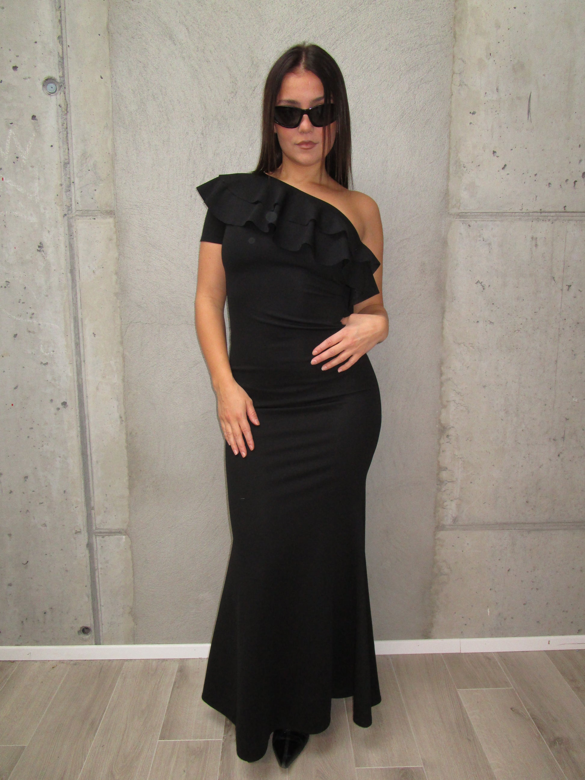 BLACK LONG ONE SHOULDER DRESS