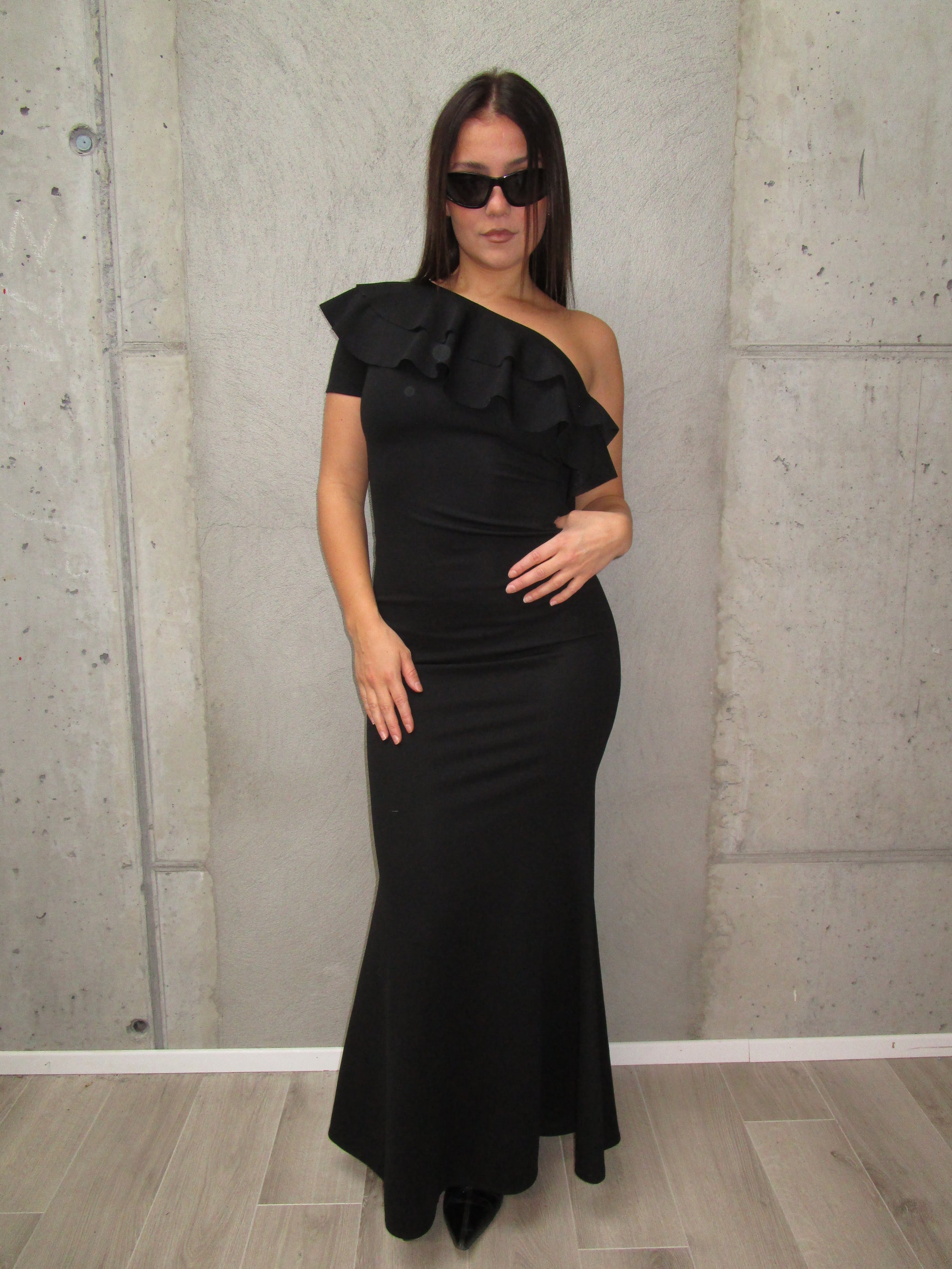 BLACK LONG ONE SHOULDER DRESS