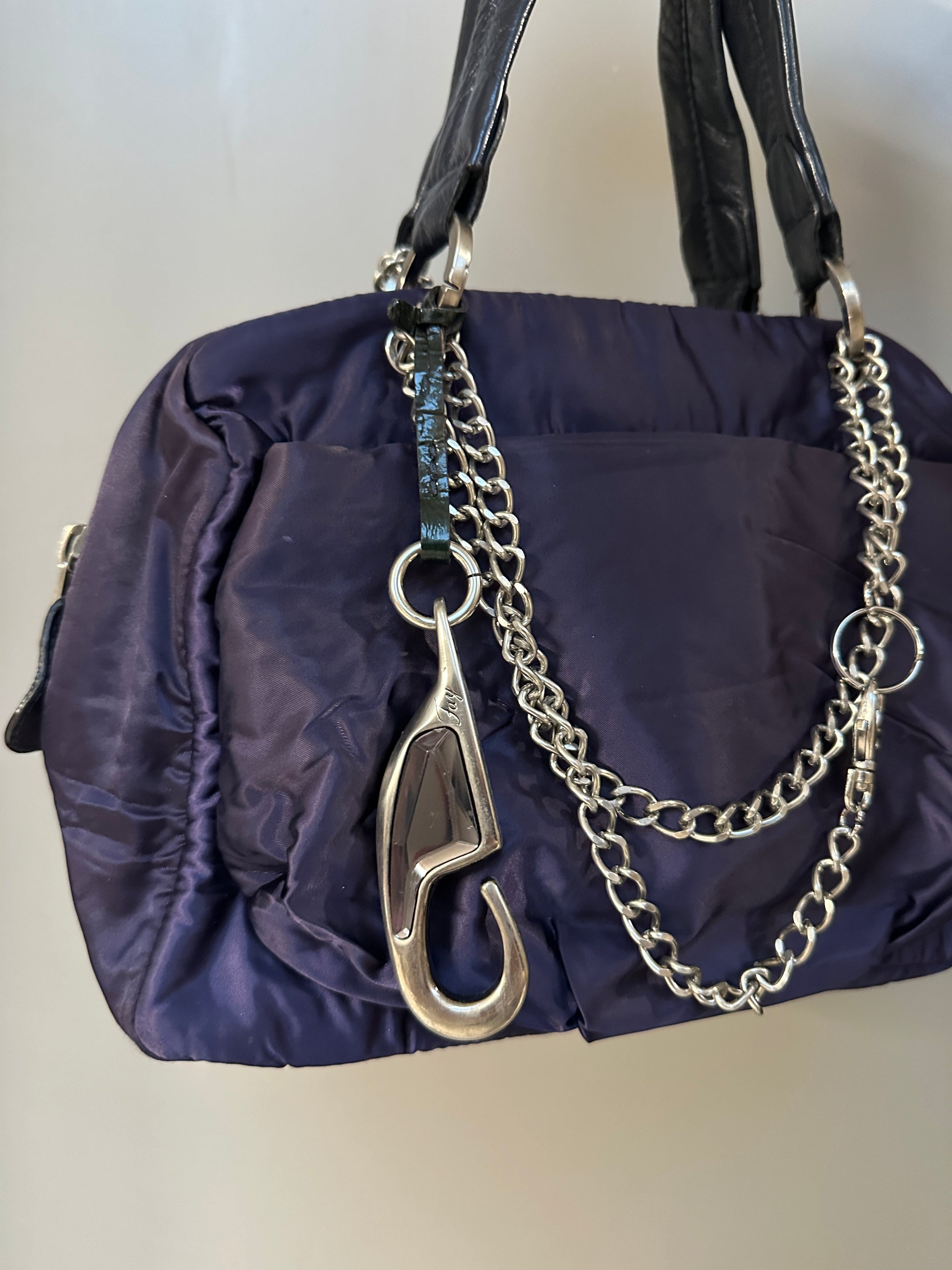 PURPLE BAG WITH CHAIN