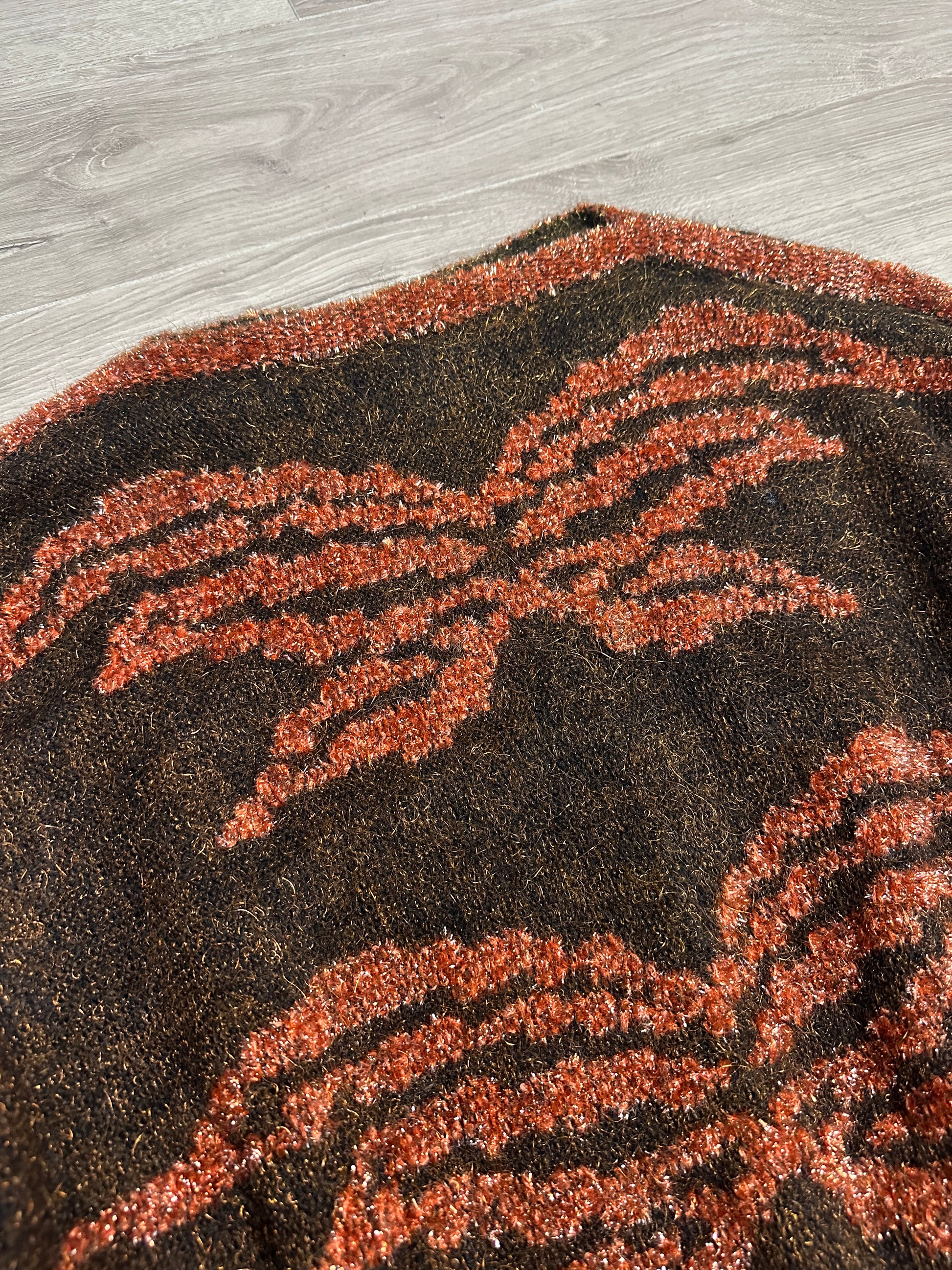 BROWN SWEATER