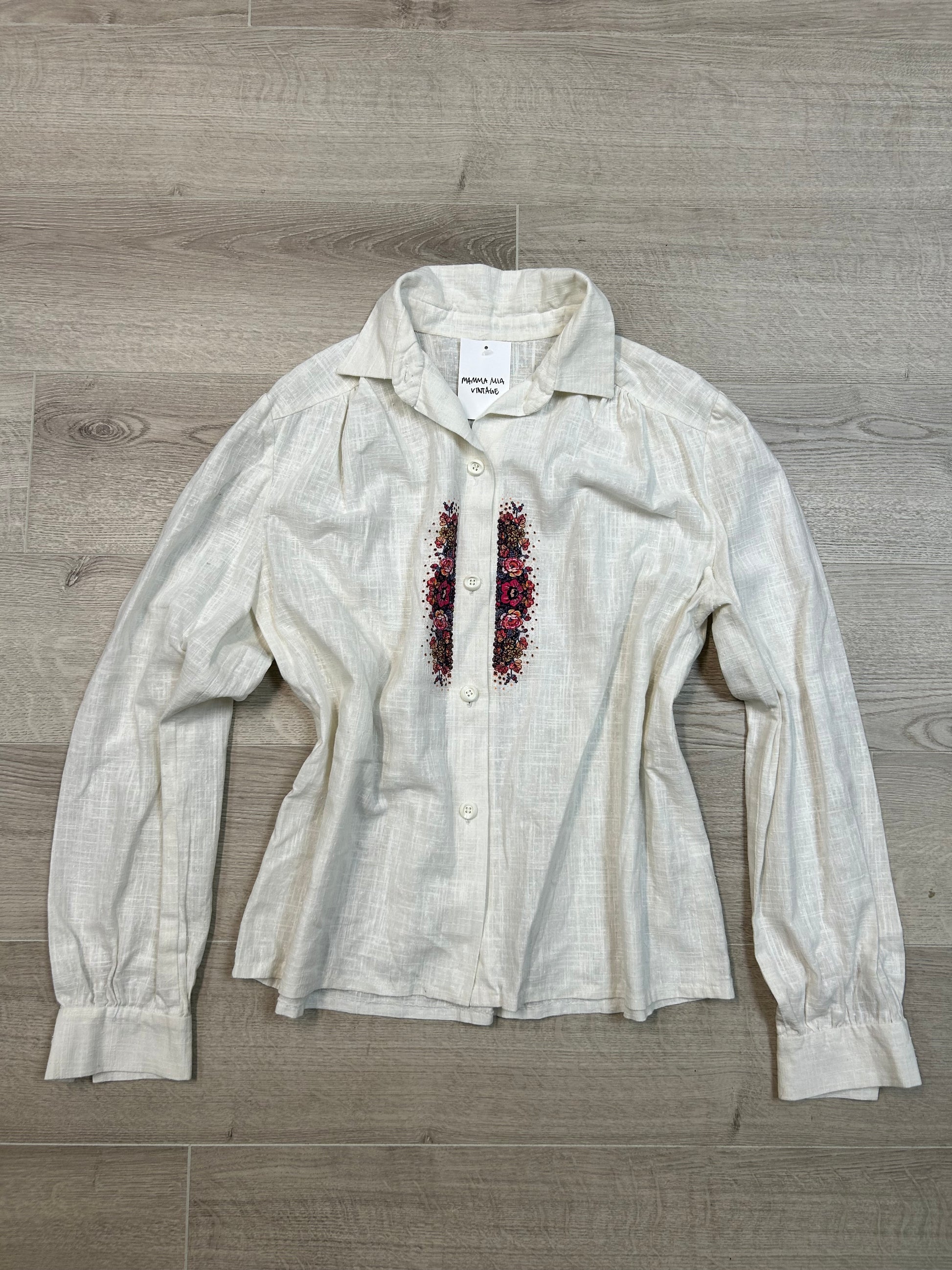 WHITE LINNEN SHIRT WITH FLOWERS