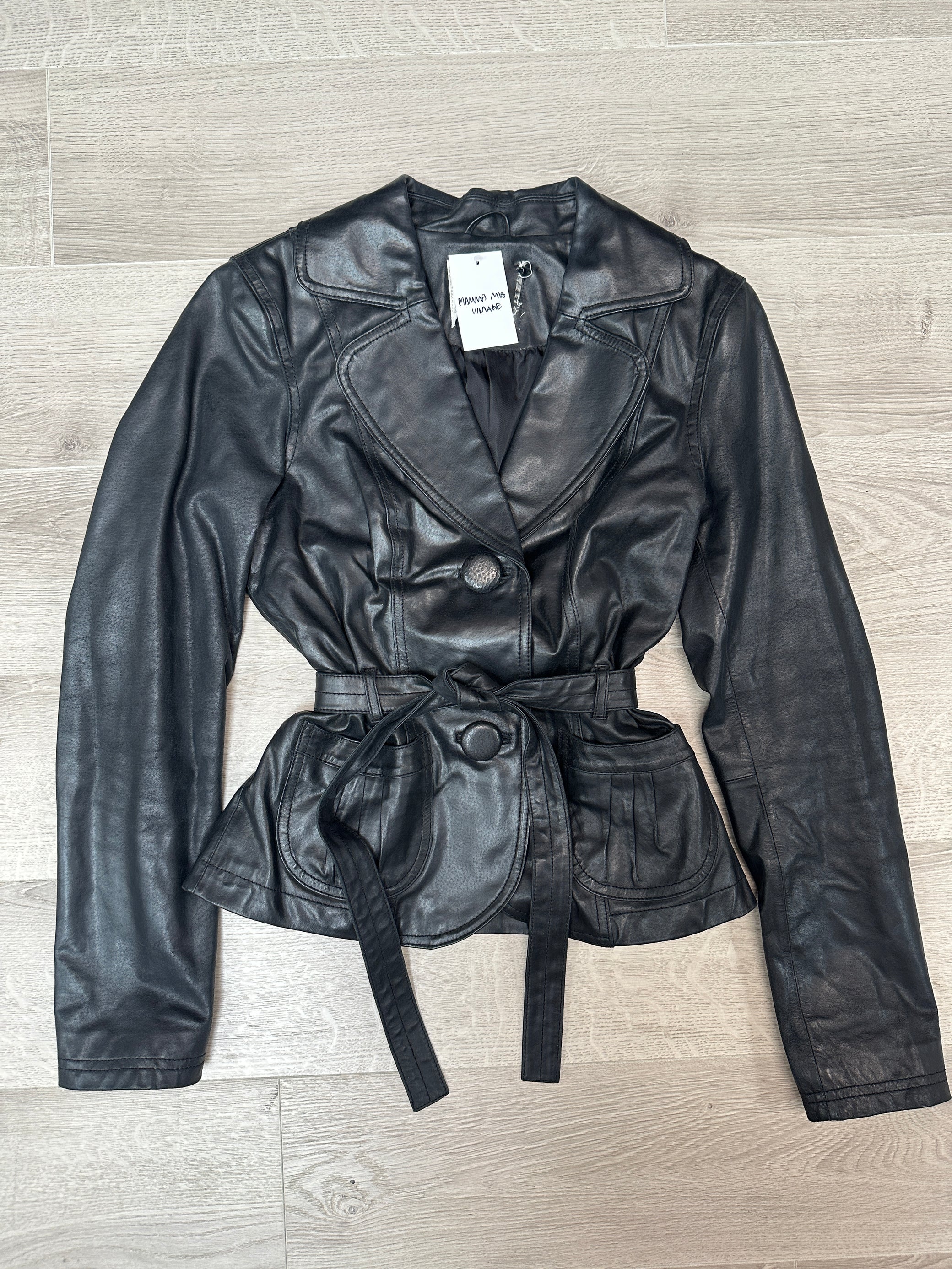 BLACK LEATHER JACKET