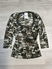 GREEN CAMO MESH TOP 3/4 SLEEVE