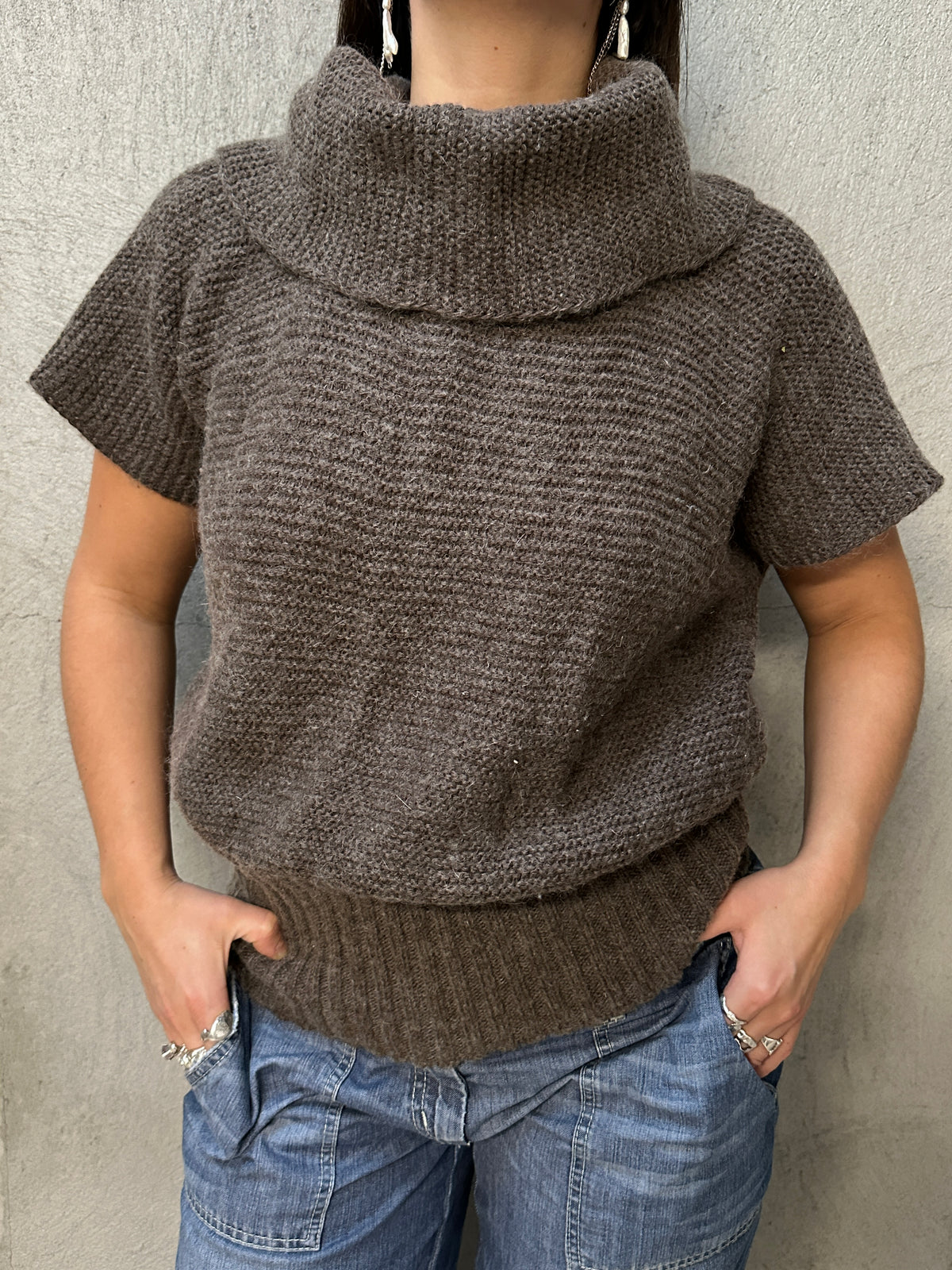 BROWN KNITTED TOP