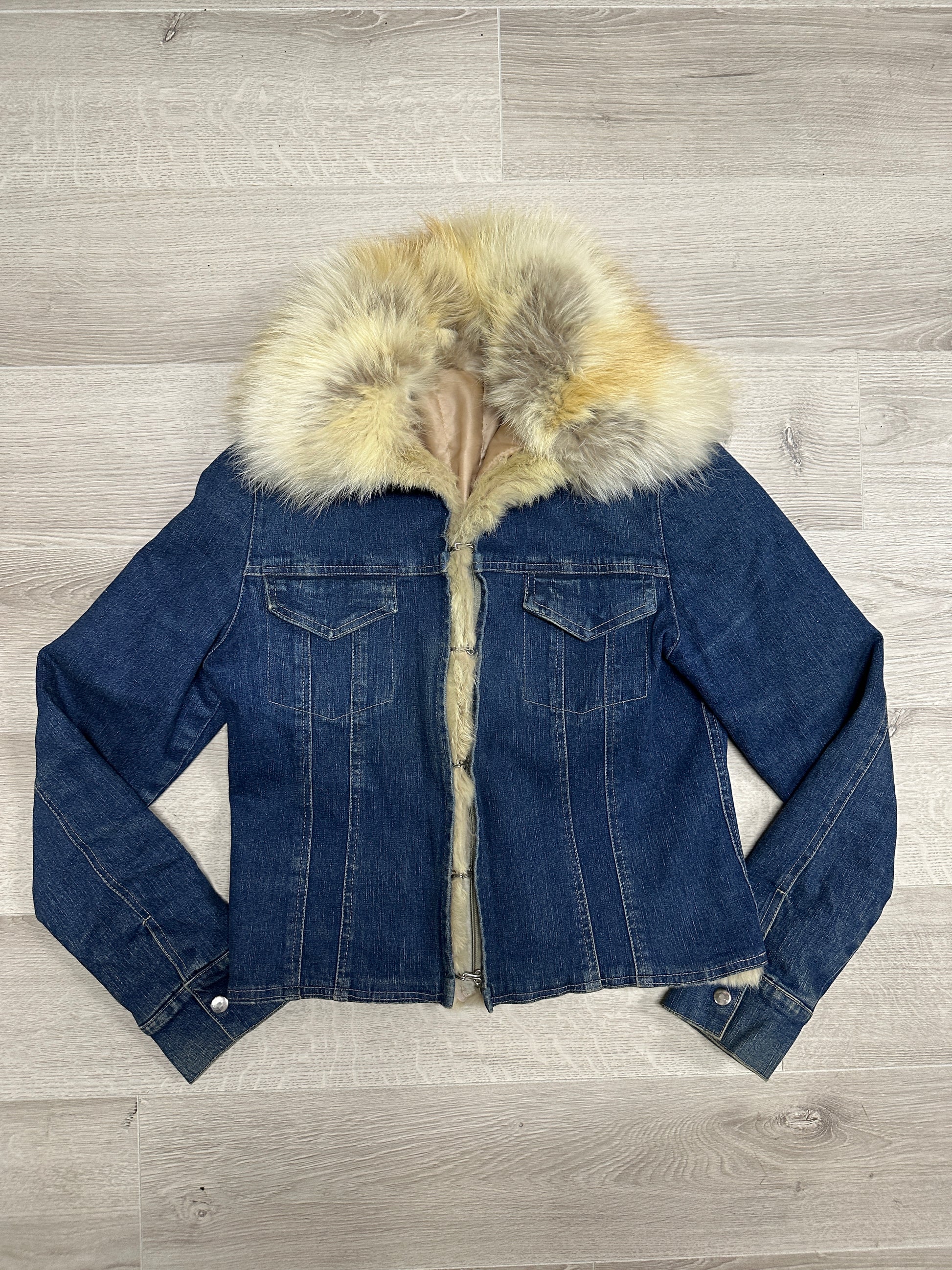 DENIM JACKET WITH FUR