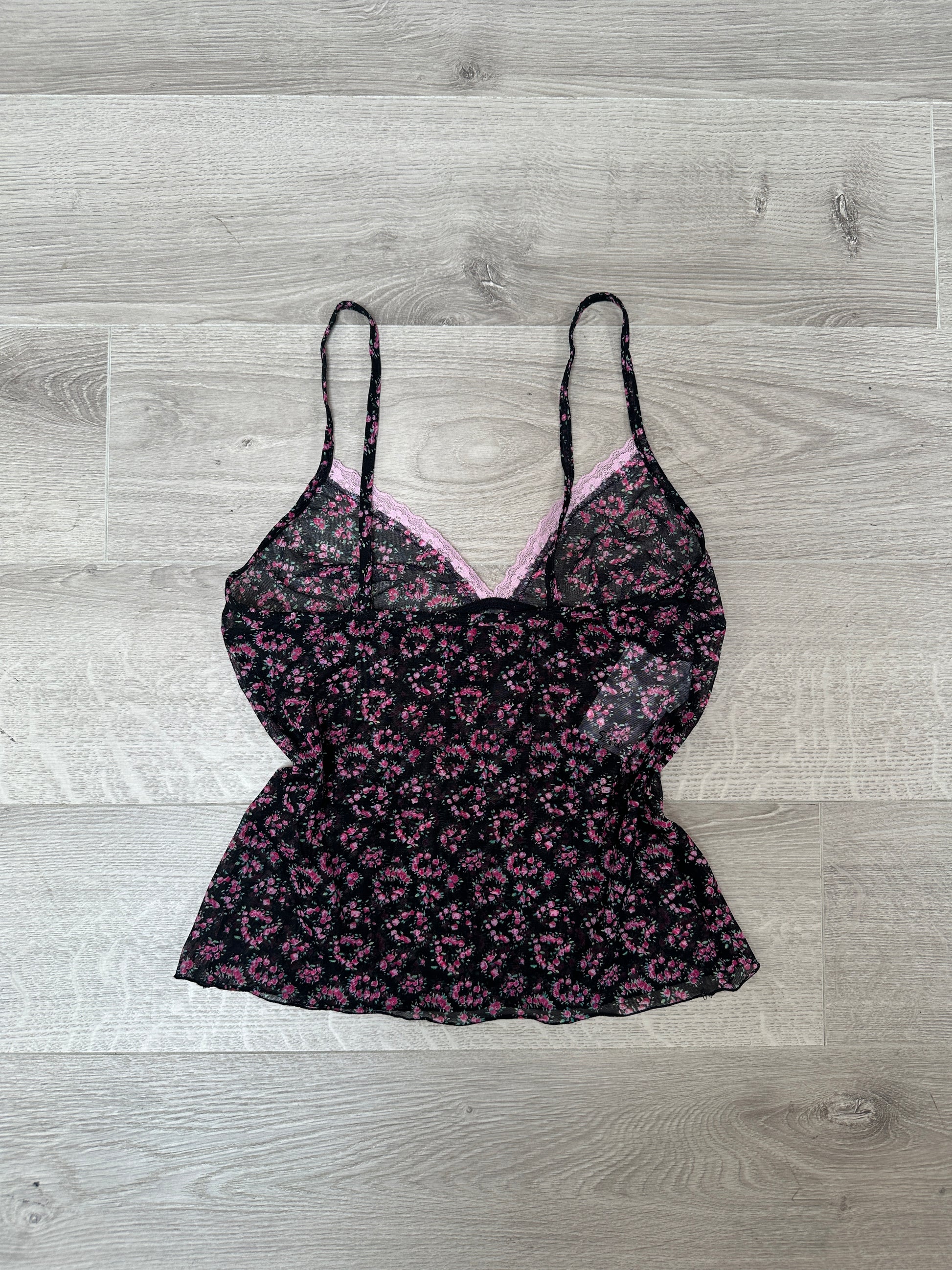 BLACK &amp; PINK MESH FLOWER TOP