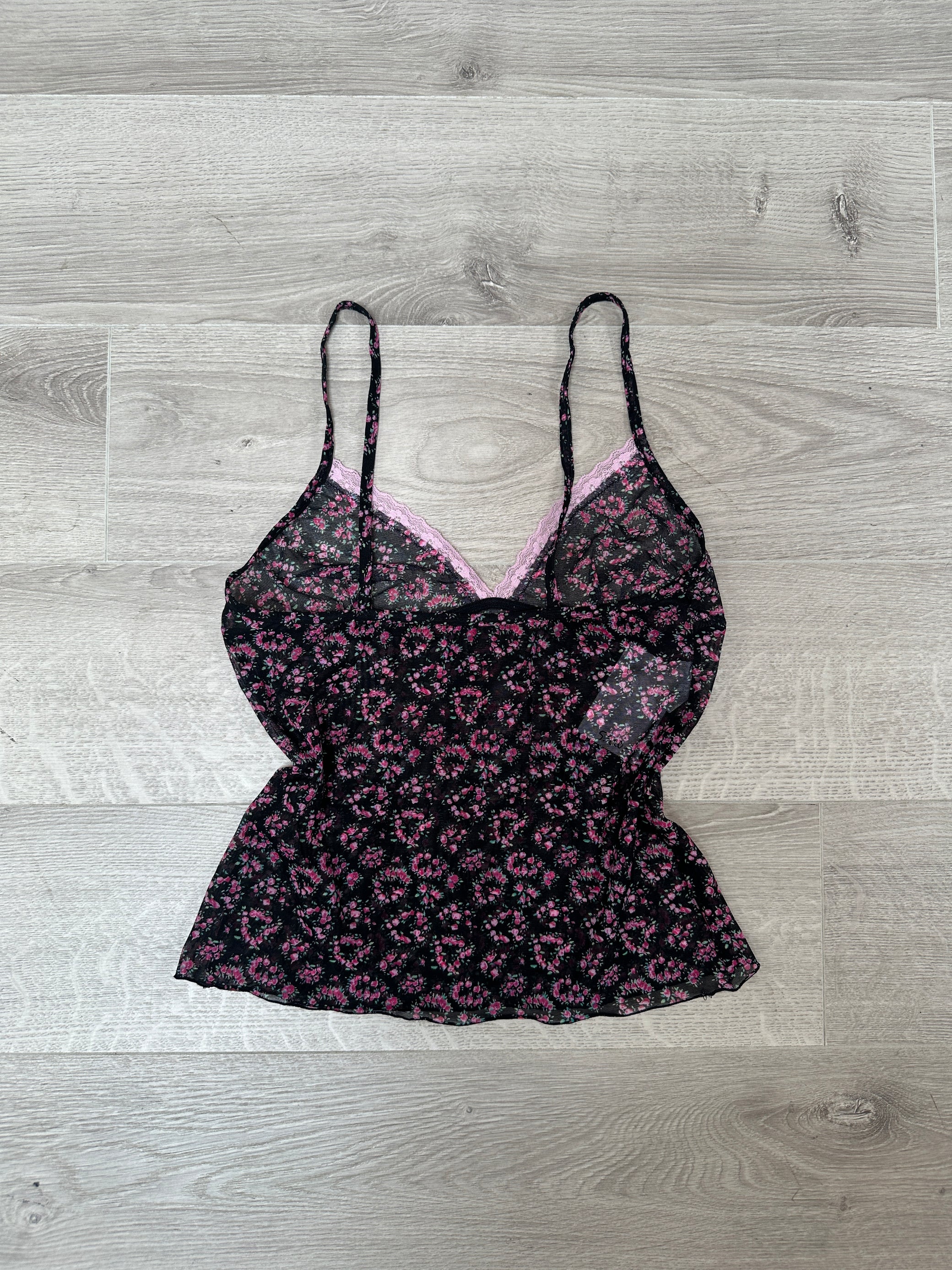 BLACK &amp; PINK MESH FLOWER TOP